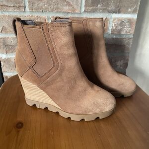 Sorel Boots Women's Sz 6 Suede Ankle Booties Wedge Heels Brown Leather 3951-242